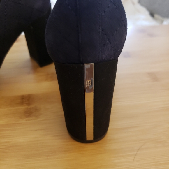 Tommy Hilfiger Blue Pump - Picture 2 of 5